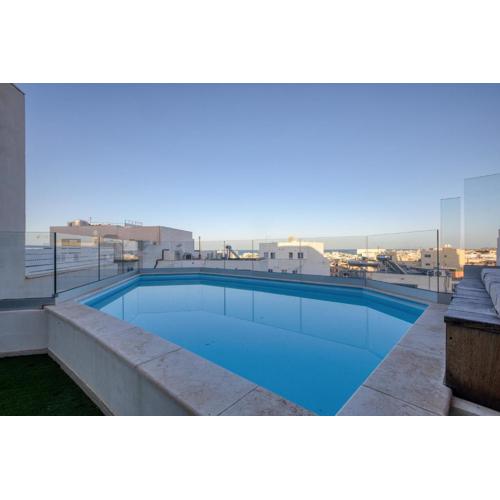 Beautiful Penthouse with pool and terrace