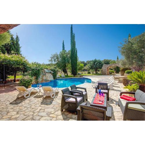 Beautiful Pollensa Villa 4 Bedrooms Villa Bennassar Mountainside Views Short Drive To Town Beach