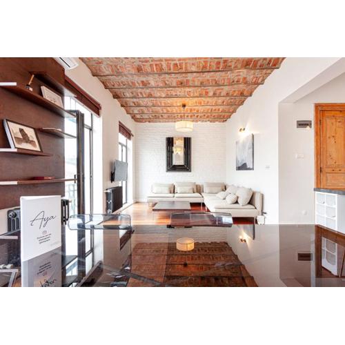 Beautiful restored historical apartment in Galata