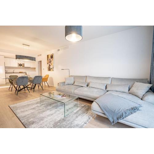 Beautiful Rooftop Pool 3Bed