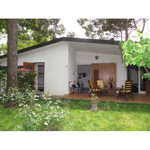 Beautiful single villa with spacious private garden - Beach Place Included