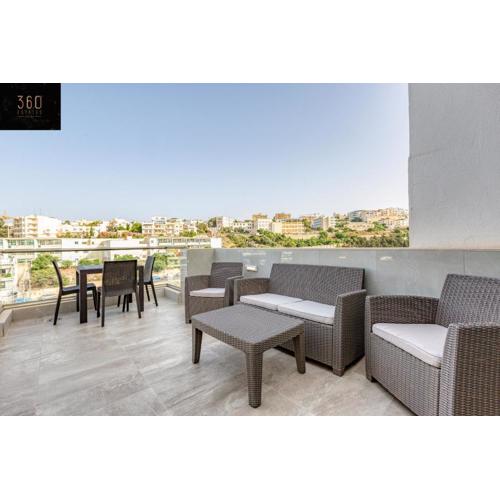 Beautiful, spacious APT with BBQ & private terrace by 360 Estates