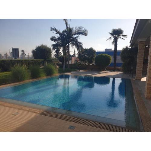 Beautiful spacious house with swimming pool