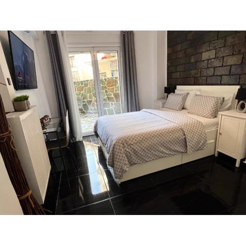 Beautiful Studio With Private Yard