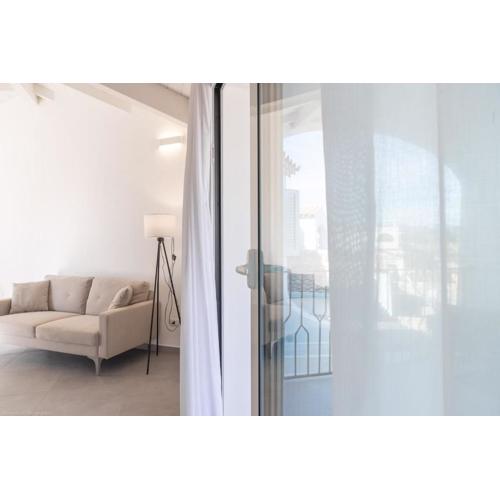 Beautiful three-room apartment 200 meters from the sea