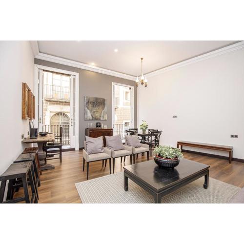 beautiful trendy spacious apartment very central location