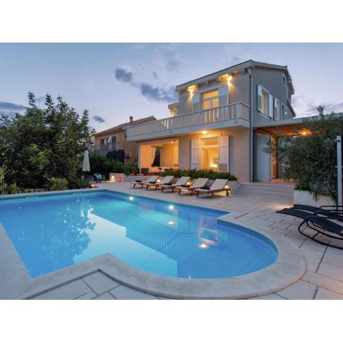Beautiful villa 100m from the sea