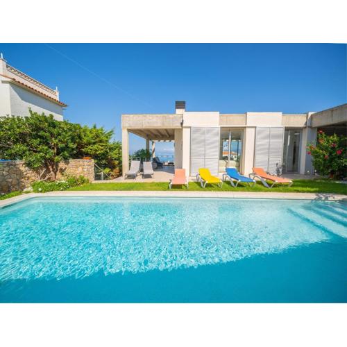 Beautiful villa near Illa Mateua beach
