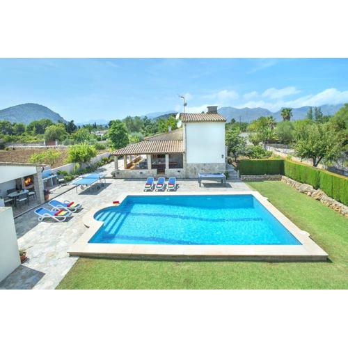 Beautiful villa near Pollensa by Renthousing