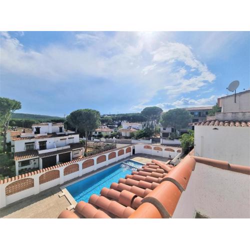 Beautiful villa with communal pool