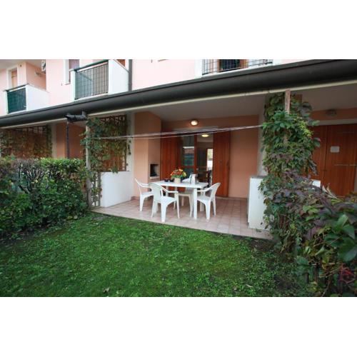 Beautiful villa with private garden and porch