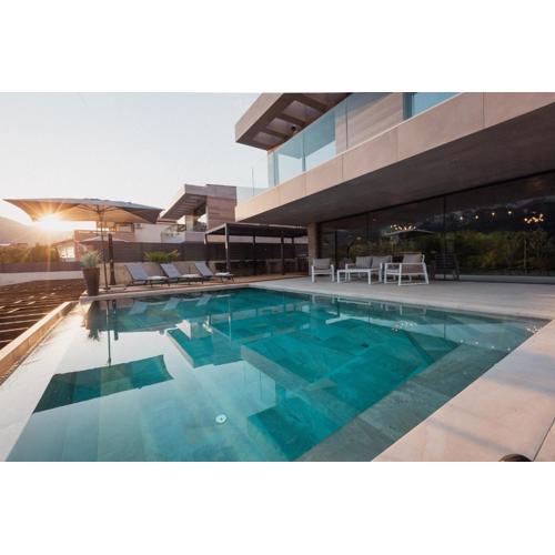 Beautiful villa with private pool near sea