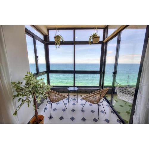 Beautifully furnished seafront 4 bedrooms GOSLM-4
