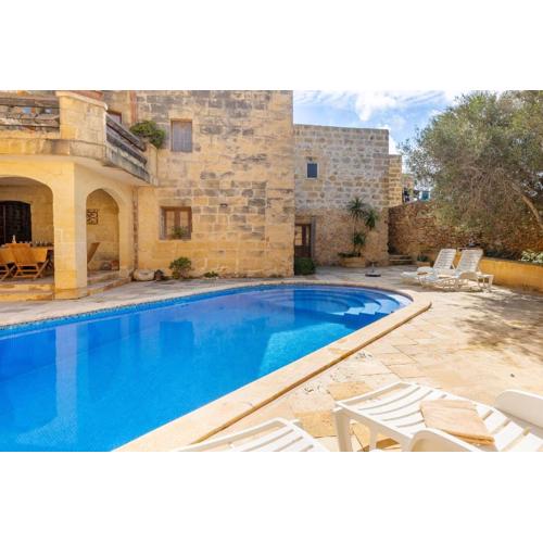 Bebbuxija Pool Farmhouse Gozo - Happy Rentals