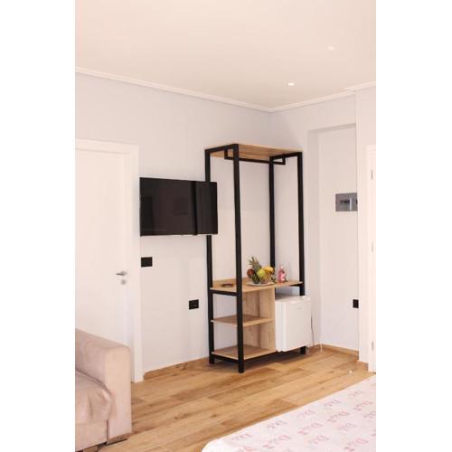 Bebi Hotel And Apartments