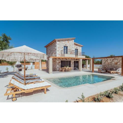 Bedrock beachside villa with private pool