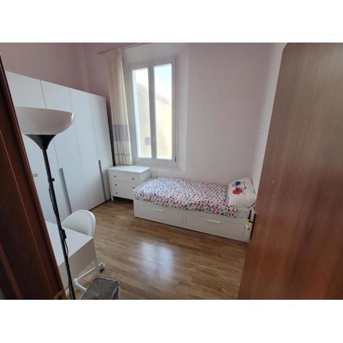 Bedroom and Loft(Soppalco) for rent in via Belle Arti
