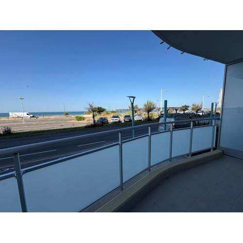 Bel appartement 2 chambres, pour 6 pers., face mer, à 50m de la plage - FR-1-323-297
