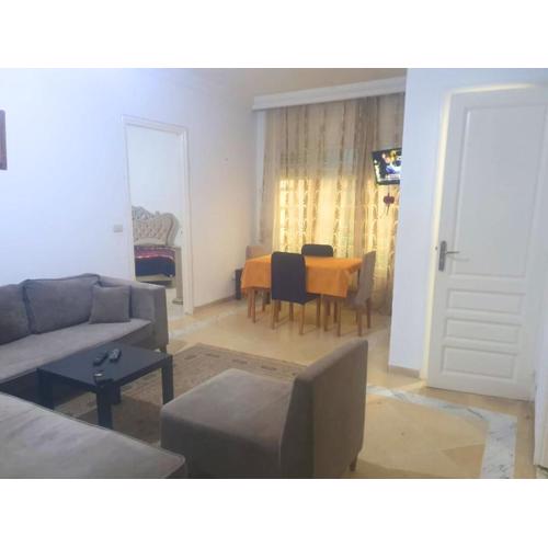 Bel Appartement à Ennasr 2 - WiFi rapide et Emplacement idéal - Proche commerces - restos