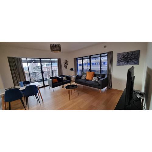 BEL APPARTEMENT CONTEMPORAIN avec TERRASSE CLIMATISATION et PARKING payant en option