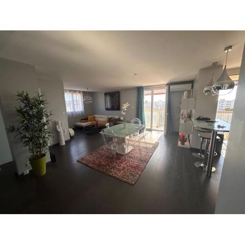 Bel appartement proche plages et hopital St Musse