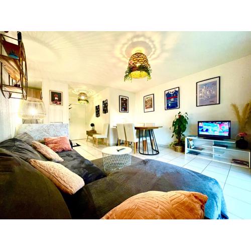 Bel Appartement T3 de 60m2 avec Parking, Terrasse, proche du Métro et du Périph