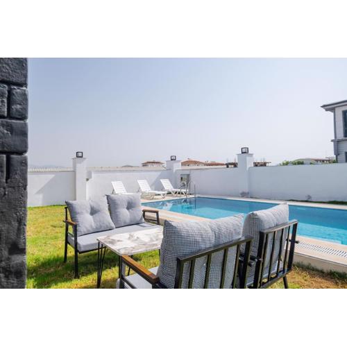 Belek kadriye land of legend otel karşısı luxe villa ön taraf