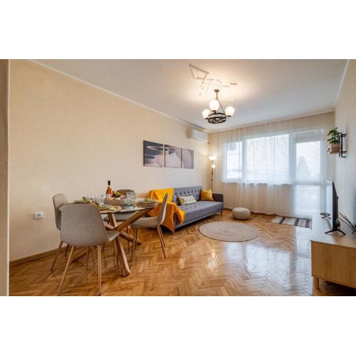 Bella 2BR Apartment