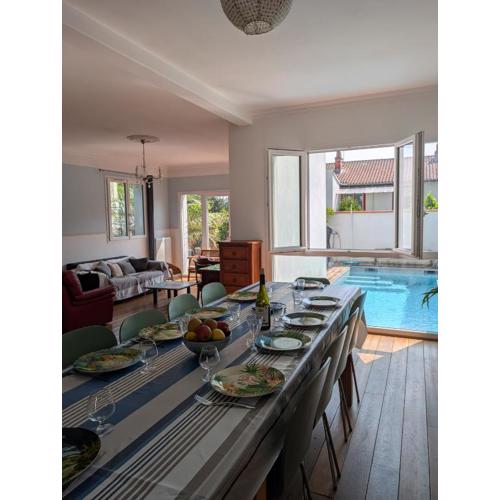 Belle maison, beau quartier, piscine, proche centre, 5 chambres