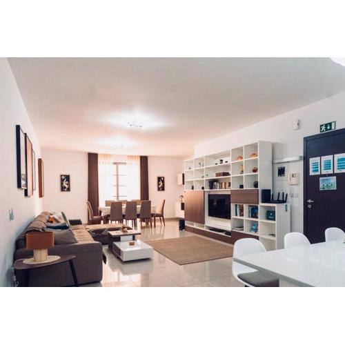 Belmonte Heights - Luxury 3 Bedroom Apartment