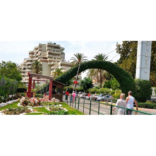 Benalbeach!! First Line Beach & Pools