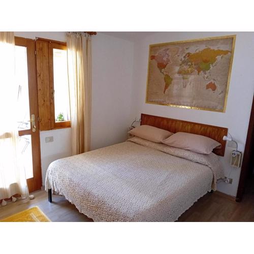 Benjamin Room
