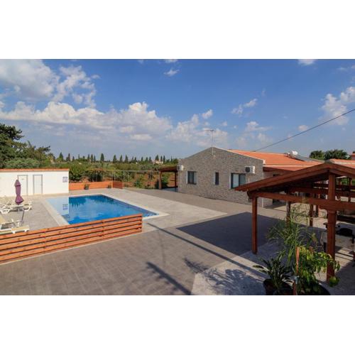 BerryRose Villa
