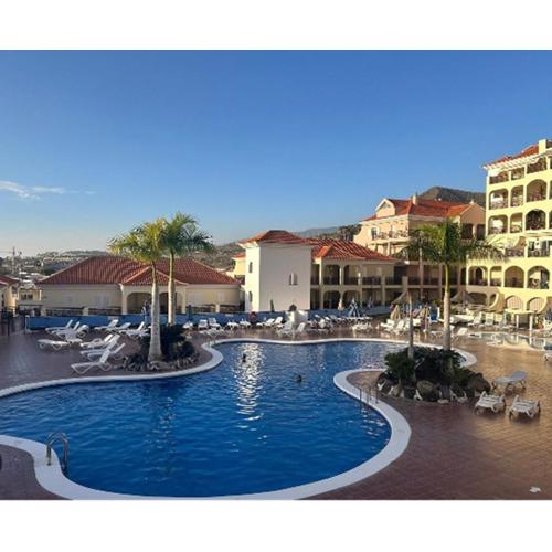 Best Summer dream with heated pool and wifi