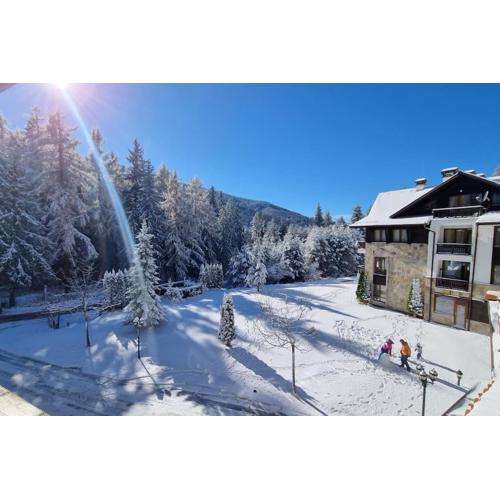 BH & Semiramida Ski Apartment