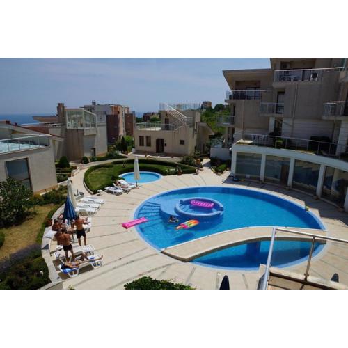Big 3 Floor Villa With Pool And Beach