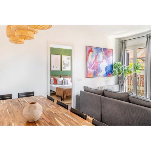 Big apartment for 15 in the heart of Eixample