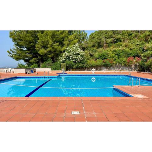 Bilocale con piscina condominiale