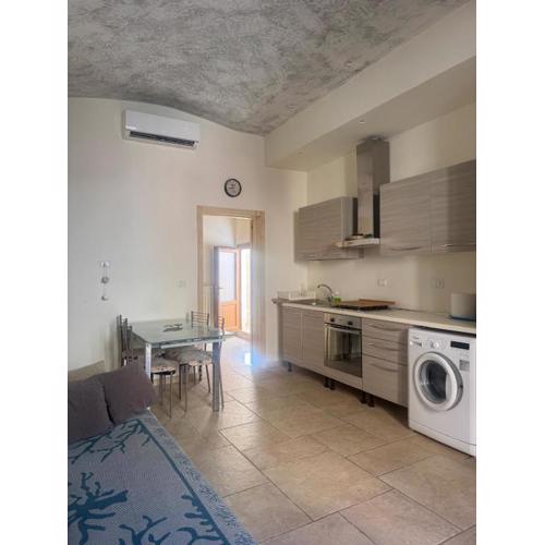 Bilocale via Filomarini vicino corso Roma