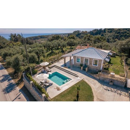 Binios Villa - private pool, walking distance from the Beach