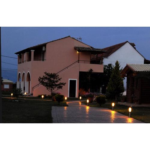 Biscoutsis Apartments & Studios