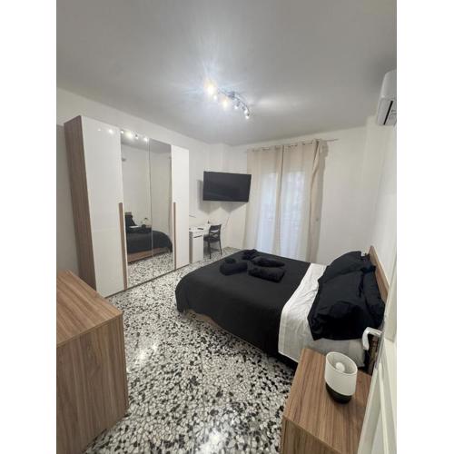 Black Angel Oak Apartment