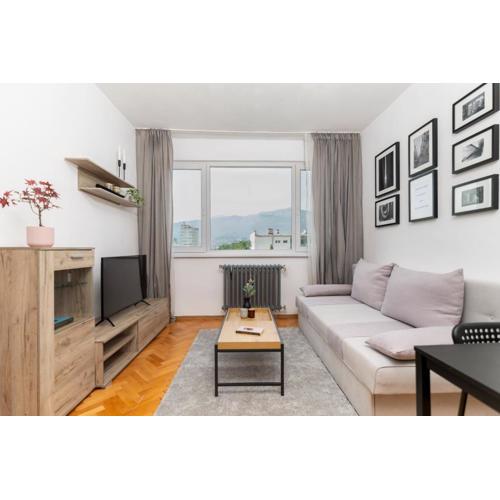 Black Peak Panorama central apartment