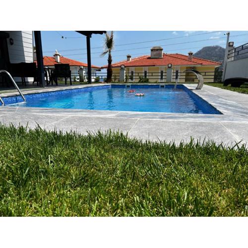 Black Pearl Private Detached Villa with pool & Seaview