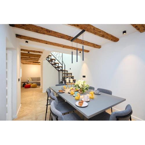 BLACK WATER BAY HOUSE