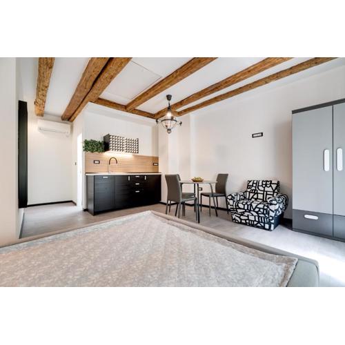 Black & White Apartments