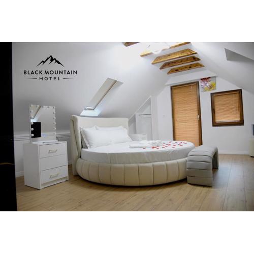 Blackmountain Hotel