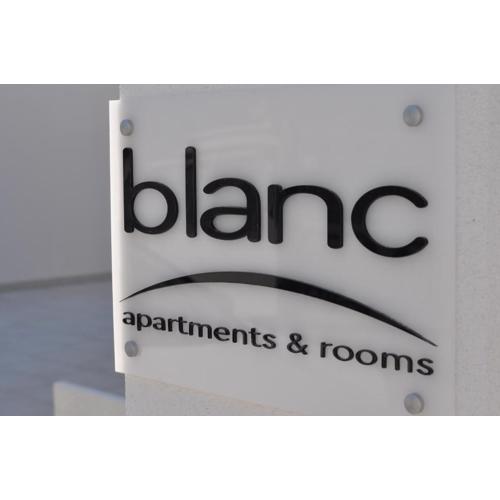 BLANC Apartments e Rooms