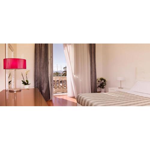 Blanco Rooms