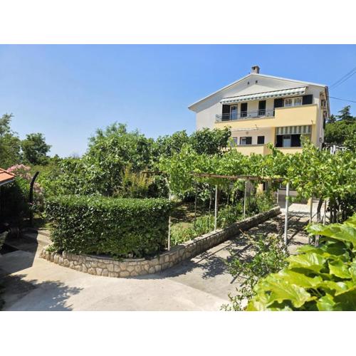 BLAZ 4 - Apartment for 6-8 persons, 150 m from the beach